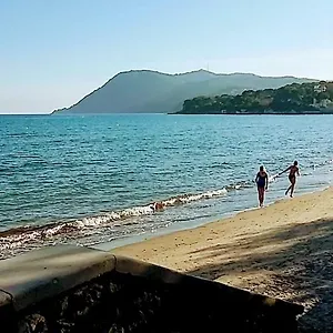 https://les-maisons-de-la-plage.fr-provencehotel.com
